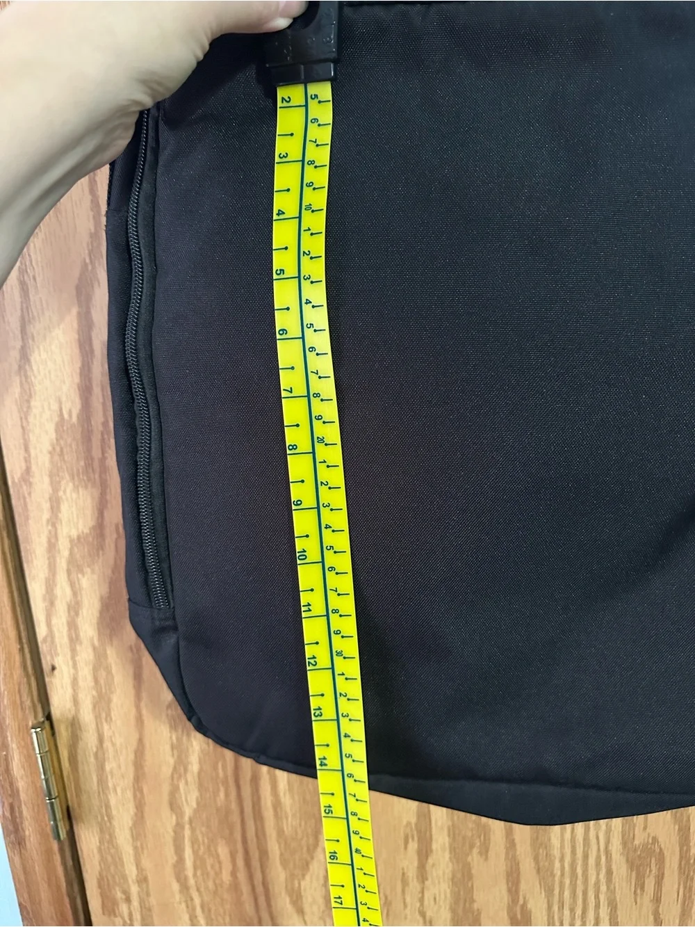 Totto Crossbody Messenger Bag Approximately 15 X 13 X 6 - multiple pockets